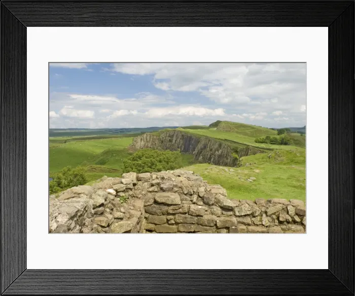 Framed Print : Hadrians Wall looking east from turret 45b, UNESCO World Heritage Site Framed Print : Hadrians Wall looking east from turret 45b, UNESCO World Heritage Site