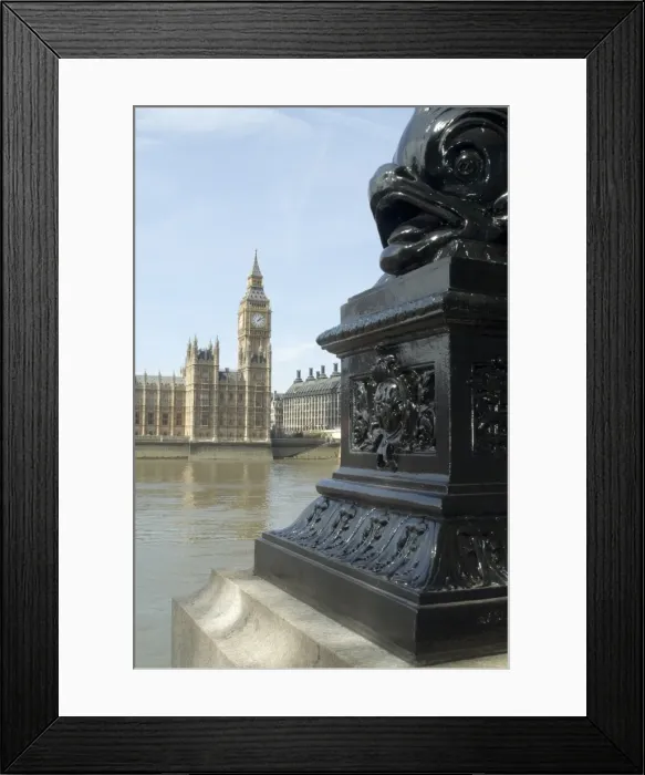 Framed Print : Riverwalk with view across the Thames to Parliament and Big Ben, London Framed Print : Riverwalk with view across the Thames to Parliament and Big Ben, London