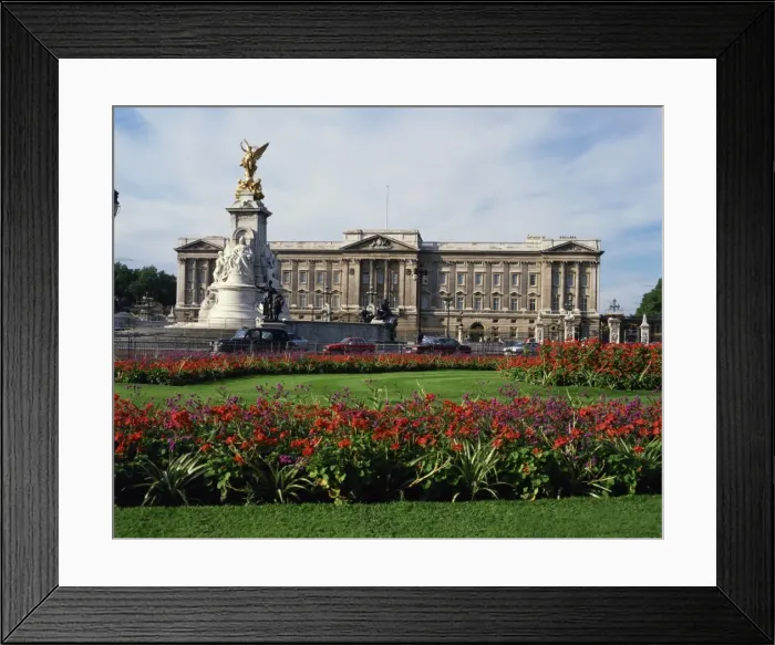 Framed Print : The Victoria Monument and Buckingham Palace, London, England, United Kingdom, Europe Framed Print : The Victoria Monument and Buckingham Palace, London, England, United Kingdom, Europe