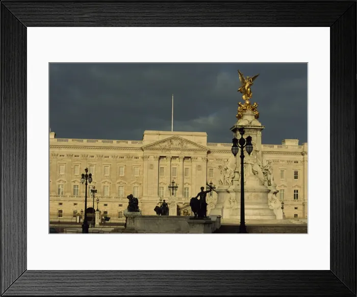 Framed Print : The Victoria Memorial and Buckingham Palace, London, England, United Kingdom, Europe Framed Print : The Victoria Memorial and Buckingham Palace, London, England, United Kingdom, Europe