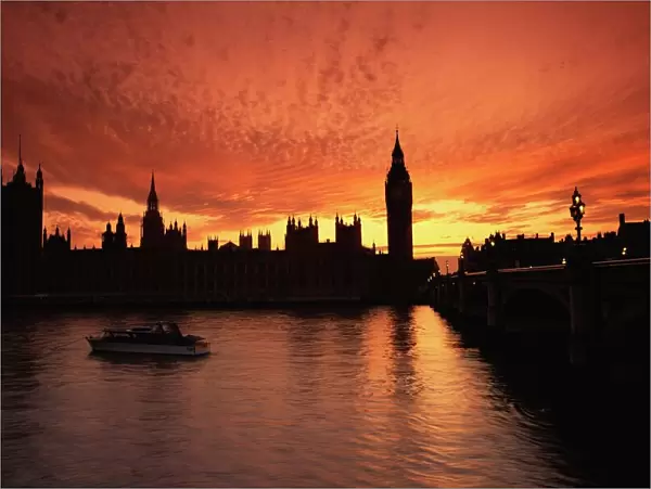 Sunset over the Houses of Parliament, UNESCO World Heritage Site, Westminster