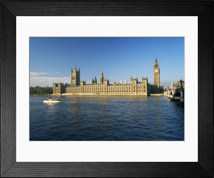 Framed Print : The Houses of Parliament, UNESCO World Heritage Site, across the River Thames Framed Print : The Houses of Parliament, UNESCO World Heritage Site, across the River Thames