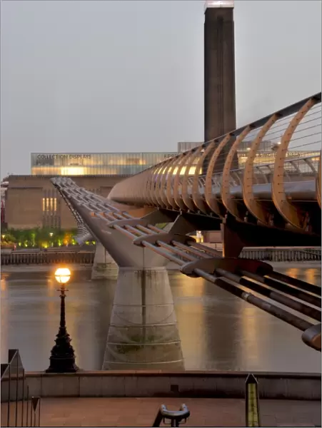 Millennium Bridge and Tate Modern, London, England, United Kingdom, Europe