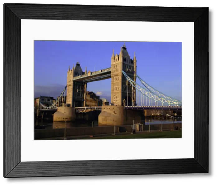 Framed Print : Tower Bridge, London, England, UK, Europe Framed Print : Tower Bridge, London, England, UK, Europe