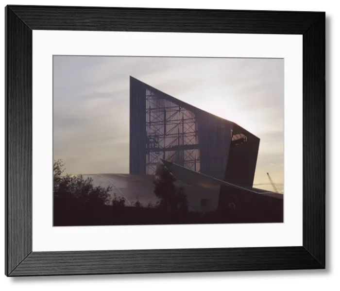 Framed Print : Imperial War Museum (North), Salford, Manchester, England Framed Print : Imperial War Museum (North), Salford, Manchester, England