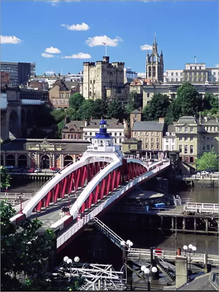 Swing Bridge and castle, Newcastle (Newcastle-upon-Tyne), Tyne and Wear
