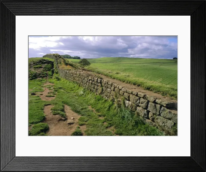 Framed Print : Hadrians Wall dating from Roman times, looking towards Crag Lough