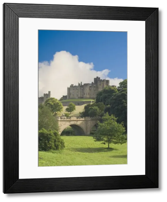 Framed Print : Alnwick Castle and Lion Bridge, Alnwick, Northumbria, England, United Kingdom, Europe Framed Print : Alnwick Castle and Lion Bridge, Alnwick, Northumbria, England, United Kingdom, Europe