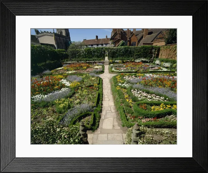 Framed Print : Gardens at New Place, Stratford-on-Avon, Warwickshire, England, United Kingdom, Europe Framed Print : Gardens at New Place, Stratford-on-Avon, Warwickshire, England, United Kingdom, Europe