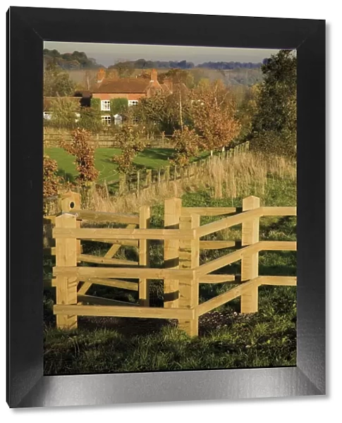 New wooden kissing gate, Heart of England Way footpath, Tanworth in Arden