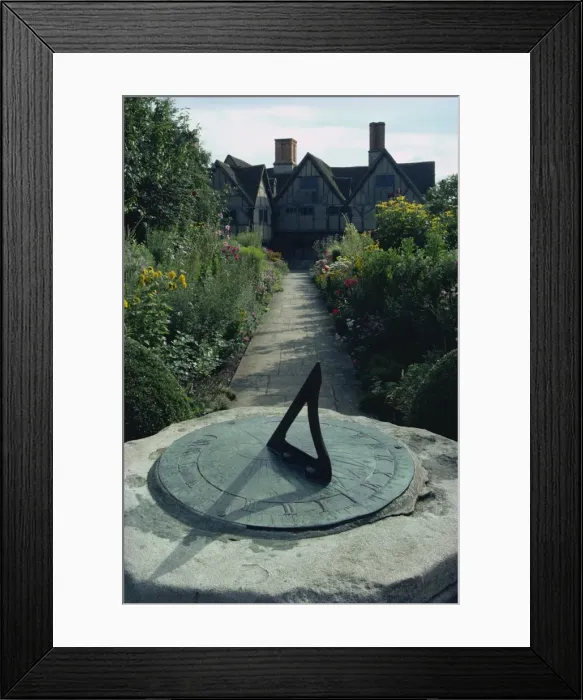 Framed Print : Sundial in the garden of Halls Croft, Stratford, Warwickshire, England Framed Print : Sundial in the garden of Halls Croft, Stratford, Warwickshire, England
