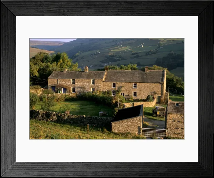 Framed Print : Farm near Gunnister, Swaledale, Yorkshire Dales National Park, Yorkshire Framed Print : Farm near Gunnister, Swaledale, Yorkshire Dales National Park, Yorkshire