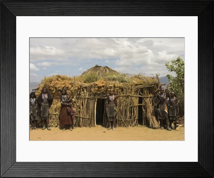 Framed Print : Ari women standing outside house, Lower Omo Valley, Ethiopia, Africa Framed Print : Ari women standing outside house, Lower Omo Valley, Ethiopia, Africa