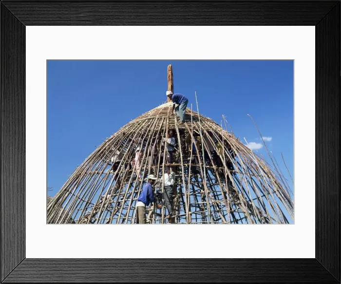 Framed Print : Building a circular house, Gourague country, Shoa province, Ethiopia, Africa Framed Print : Building a circular house, Gourague country, Shoa province, Ethiopia, Africa