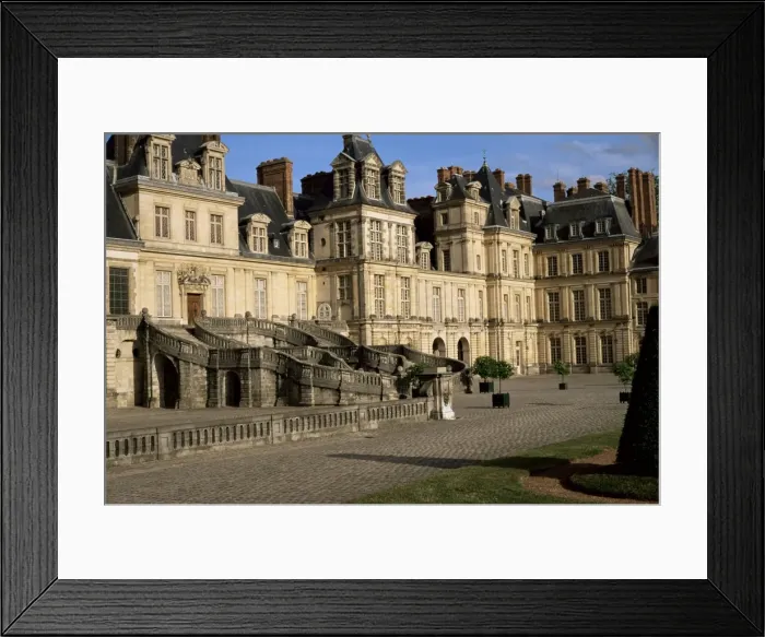 Framed Print : Horseshoe staircase dating from 1632-1634, White Horse courtyard (courtyard of Farewells) Framed Print : Horseshoe staircase dating from 1632-1634, White Horse courtyard (courtyard of Farewells)