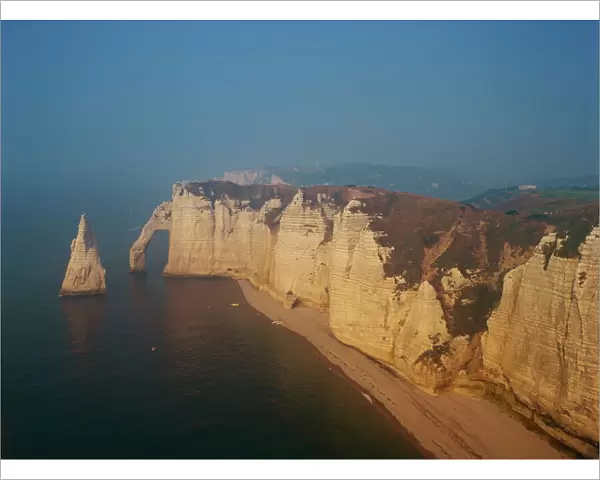 The cliffs and rock arch of the Falaise d Aval, at Etretat in Seine Maritime