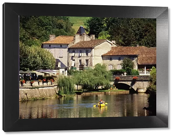 The River Dronne, Brantome, Dordogne, Aquitaine, France, Europe
