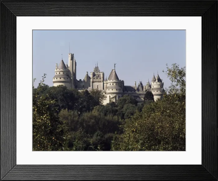 Framed Print : Chateau, Pierrefonds, Picardie (Picardy), France, Europe Framed Print : Chateau, Pierrefonds, Picardie (Picardy), France, Europe