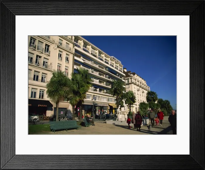 Framed Print : Boulevard des Pyrenees in winter, Pau, Bearn, Aquitaine, France, Europe Framed Print : Boulevard des Pyrenees in winter, Pau, Bearn, Aquitaine, France, Europe
