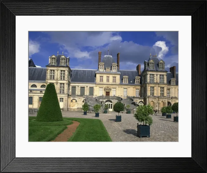 Framed Print : The Chateau at Fontainebleau, UNESCO World Heritage Site, Seine-et-Marne in France Framed Print : The Chateau at Fontainebleau, UNESCO World Heritage Site, Seine-et-Marne in France