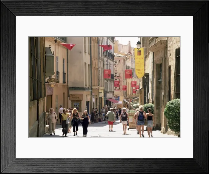 Framed Print : People in the Rue Gaston-de-Saporta, Aix-en-Provence, Bouches du Rhone Framed Print : People in the Rue Gaston-de-Saporta, Aix-en-Provence, Bouches du Rhone