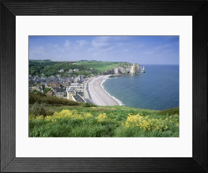 Framed Print : Etretat, Cote d Albatre (Alabaster Coast), Haute Normandie (Normandy), France, Europe Framed Print : Etretat, Cote d Albatre (Alabaster Coast), Haute Normandie (Normandy), France, Europe