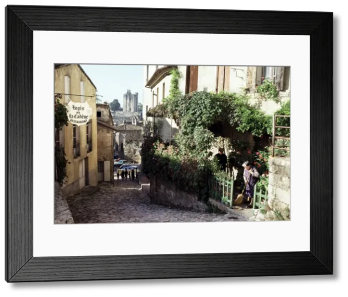 Framed Print : St. Emillion, Aquitaine, France, Europe Framed Print : St. Emillion, Aquitaine, France, Europe