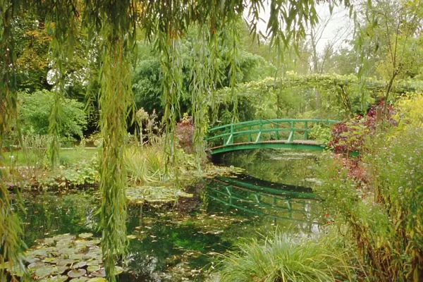 Water garden and bridge, Monets garden, Giverny, Haute Normandie (Normandy)