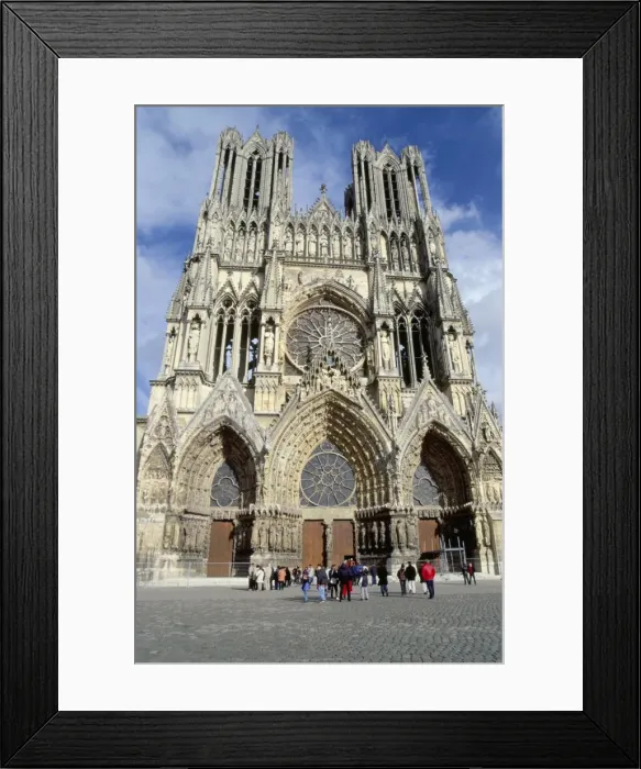 Framed Print : Tourists outside Reims cathedral, dating from 13th and 14th centuries, UNESCO World Heritage Site Framed Print : Tourists outside Reims cathedral, dating from 13th and 14th centuries, UNESCO World Heritage Site