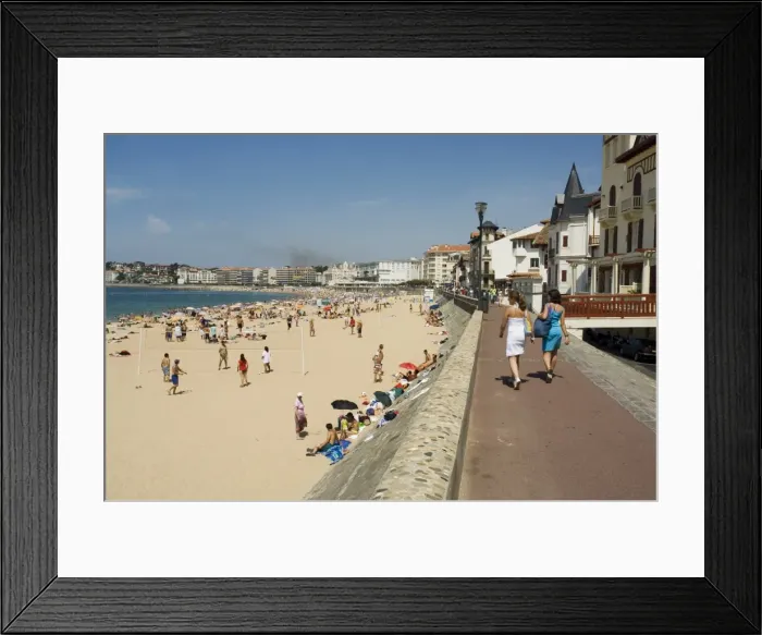 Framed Print : The beach at St. Jean de Luz, Basque country, Pyrenees-Atlantiques, Aquitaine Framed Print : The beach at St. Jean de Luz, Basque country, Pyrenees-Atlantiques, Aquitaine