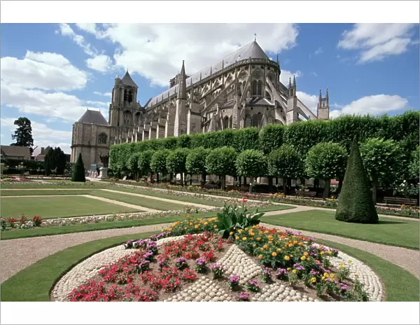 Archbishops gardens and cathedral, UNESCO World Heritage Site, Bourges
