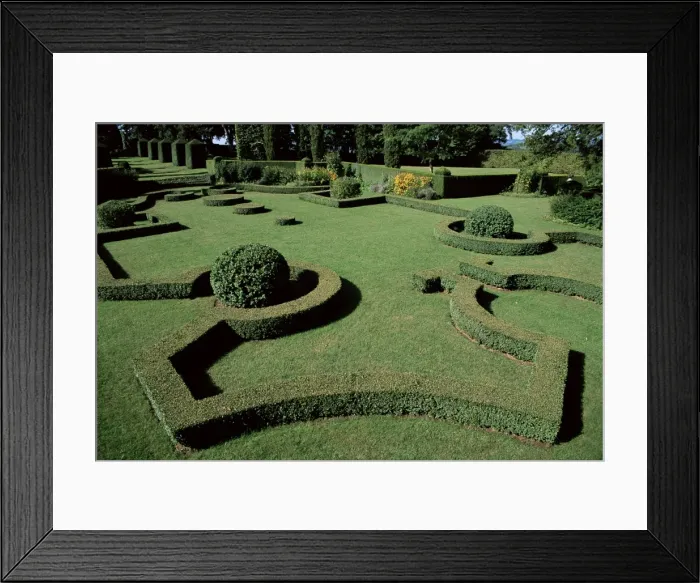 Framed Print : Le Jardin Francais (French Garden), Les Jardins d Eyrignac, Perigord Framed Print : Le Jardin Francais (French Garden), Les Jardins d Eyrignac, Perigord