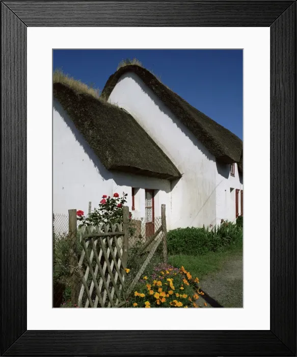Framed Print : Cottage in Ile de Fedrun, La Grande Briere, Western Loire, Pays de la Loire Framed Print : Cottage in Ile de Fedrun, La Grande Briere, Western Loire, Pays de la Loire