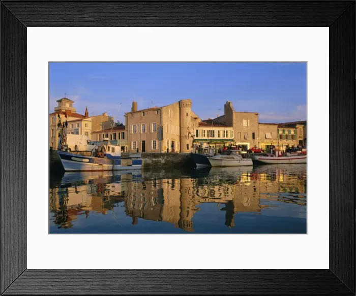 Framed Print : Waterfront, Quai Bernonville (Bernonville Quay), Commune de Saint Martin (St Framed Print : Waterfront, Quai Bernonville (Bernonville Quay), Commune de Saint Martin (St