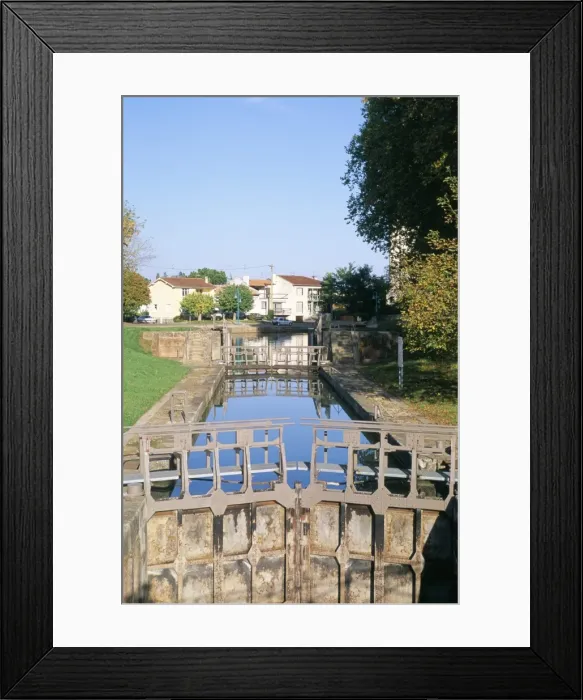 Framed Print : Locks, Canal Lateral a la Garonne, Moissac, Tarn et Garonne, Midi-Pyrenees Framed Print : Locks, Canal Lateral a la Garonne, Moissac, Tarn et Garonne, Midi-Pyrenees