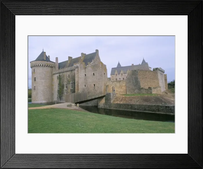 Framed Print : Chateau de Suscinio dating from 15th century, Presqu Ile de Ruys, Gulf of Morbihan Framed Print : Chateau de Suscinio dating from 15th century, Presqu Ile de Ruys, Gulf of Morbihan