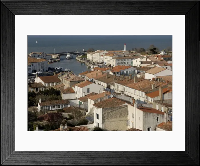 Framed Print : Overview of the Clemenceau Quay and port, Saint Martin town, Ile de Re Framed Print : Overview of the Clemenceau Quay and port, Saint Martin town, Ile de Re