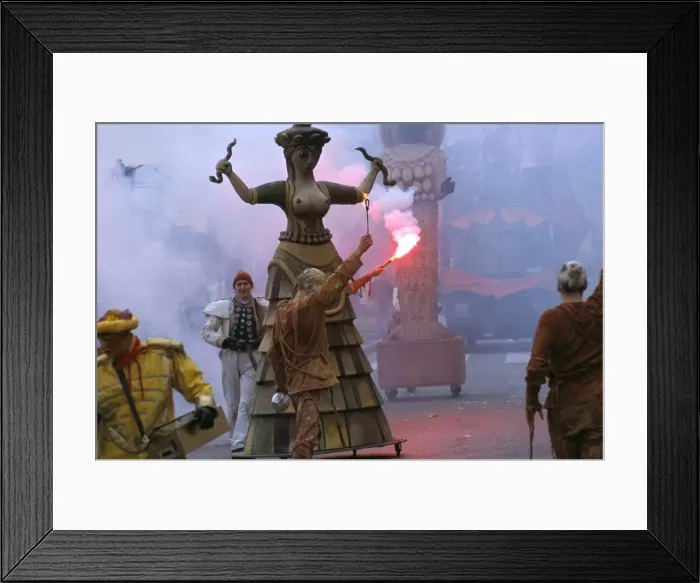 Framed Print : Carnival parade, Battle of the Flowers, Promenade des Anglais, Nice, Alpes-Maritimes Framed Print : Carnival parade, Battle of the Flowers, Promenade des Anglais, Nice, Alpes-Maritimes