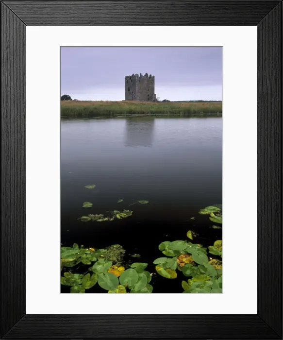 Framed Print : Threave Castle, fortress of the Douglas family dating from the 14th century Framed Print : Threave Castle, fortress of the Douglas family dating from the 14th century