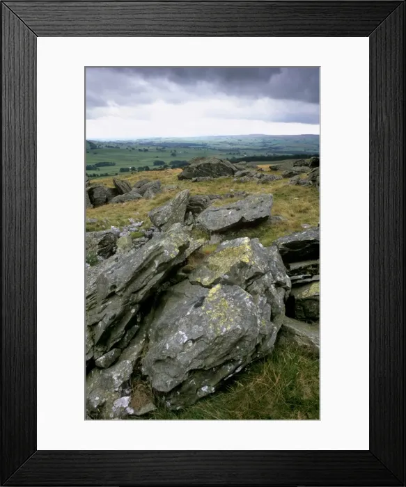 Framed Print : Norber erratics near Austwick, erratic boulders left on limestone pavement by erosion Framed Print : Norber erratics near Austwick, erratic boulders left on limestone pavement by erosion