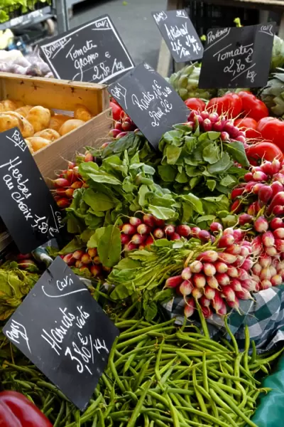 Salad and vegatables on a market stall