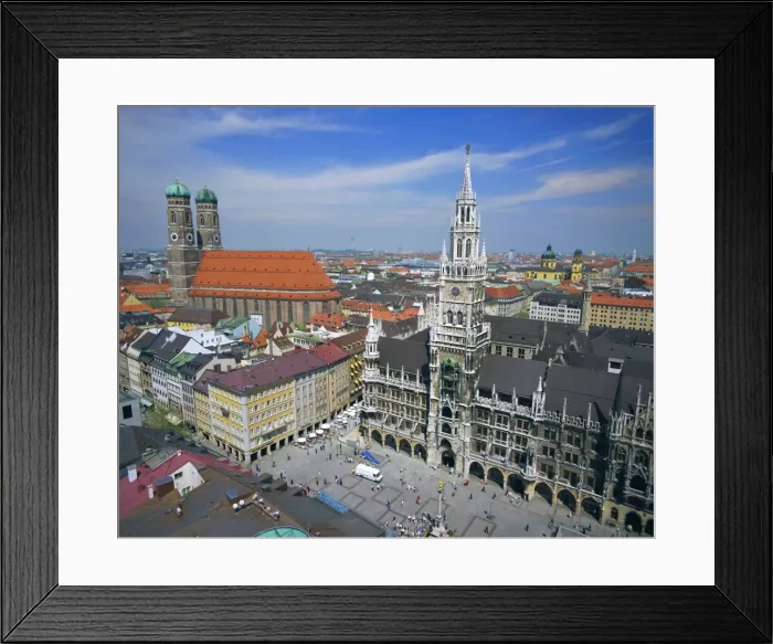 Framed Print : The Town Hall in Marienplatz Framed Print : The Town Hall in Marienplatz