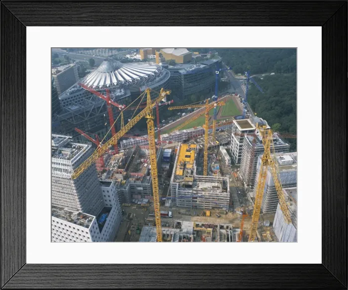 Framed Print : Building the new Potsdamerplatz Framed Print : Building the new Potsdamerplatz