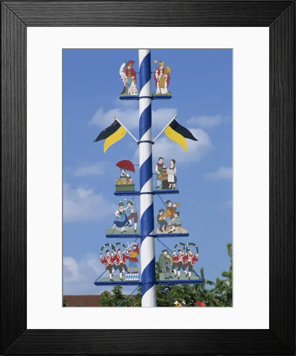 Framed Print : The maypole at Viktualien Market in Munich Framed Print : The maypole at Viktualien Market in Munich