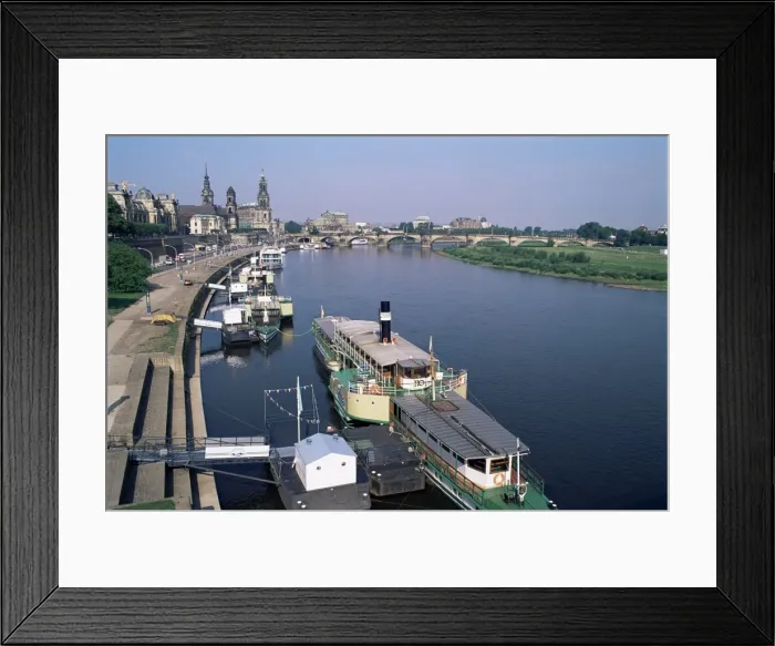 Framed Print : River Elbe and city skyline Framed Print : River Elbe and city skyline