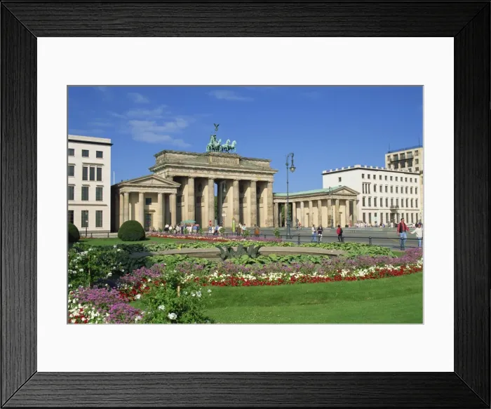 Framed Print : The Brandenburg Gate Framed Print : The Brandenburg Gate