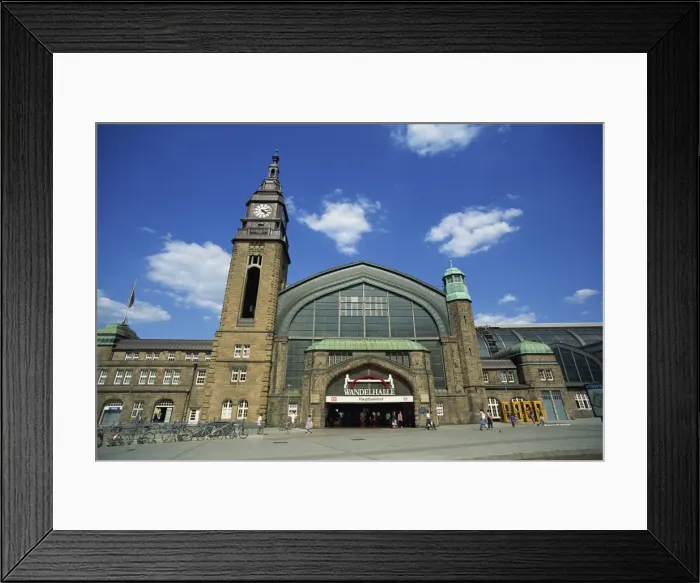 Framed Print : The Hauptbahnhof or central train station in Hamburg Framed Print : The Hauptbahnhof or central train station in Hamburg