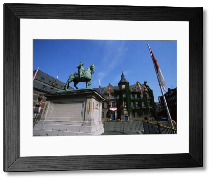 Framed Print : Statue of Jan Wellem at Marktplatz Framed Print : Statue of Jan Wellem at Marktplatz