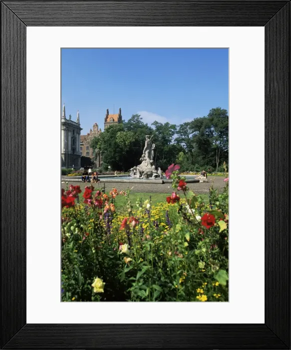 Framed Print : Neptune statue in the Alter Botanical Garden Framed Print : Neptune statue in the Alter Botanical Garden
