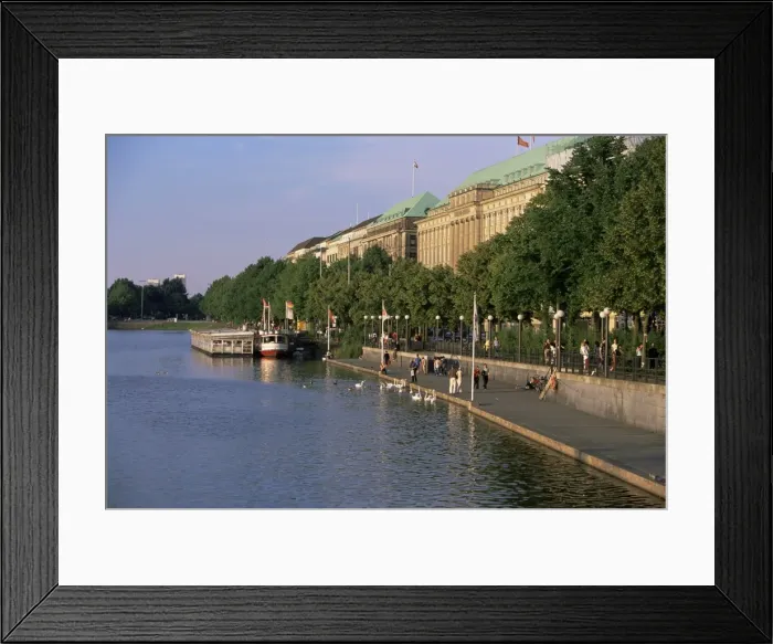 Framed Print : Binnen Lake in the middle of the Altstadt (Old Town) Framed Print : Binnen Lake in the middle of the Altstadt (Old Town)